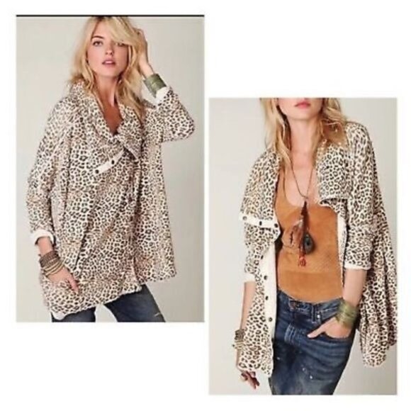 We The Free Womens Leopard Print top jacket Cardigan size Medium knit Cotton - Picture 1 of 16